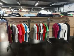 2#6986 Magazzino di abbigliamento