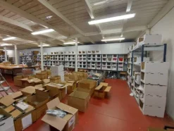 2#6986 Magazzino di abbigliamento