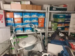 2#8868 Magazzino di articoli medico sanitari