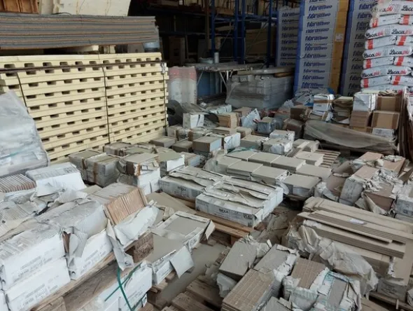 1#7804 Magazzino di materiale edile