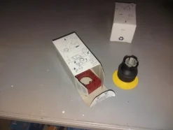 2#7887 Magazzino di materiale elettrico