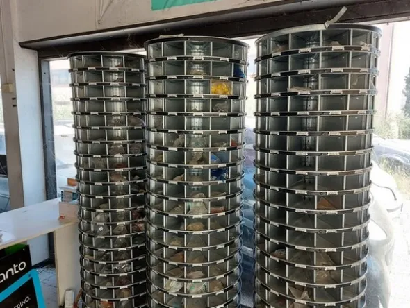1#6295 Magazzino di ricambi auto