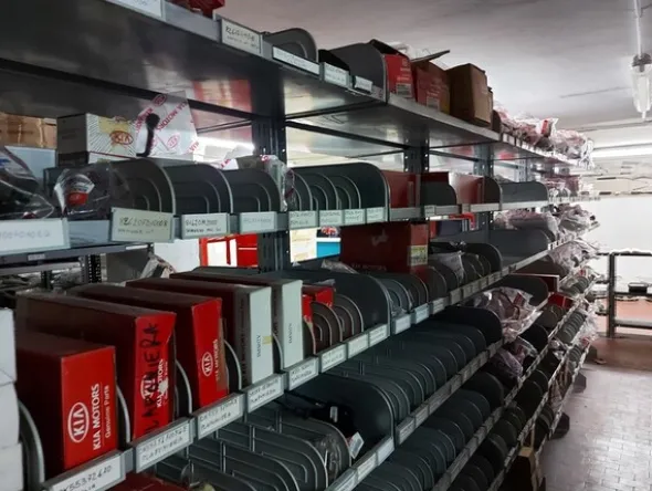 1#6295 Magazzino di ricambi auto