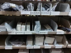 1#6295 Magazzino di ricambi auto
