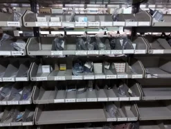 1#6295 Magazzino di ricambi auto