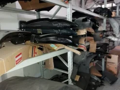 1#6295 Magazzino di ricambi auto