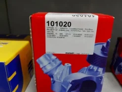 2#5256 Magazzino di ricambi e accessori per autorimessa