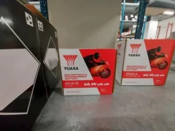 2#5256 Magazzino di ricambi e accessori per autorimessa