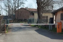 #15886 Magazzino duplex e posto auto scoperto