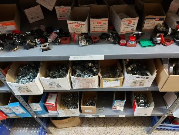 3#8080 Magazzino e materiale per impianti elettrici