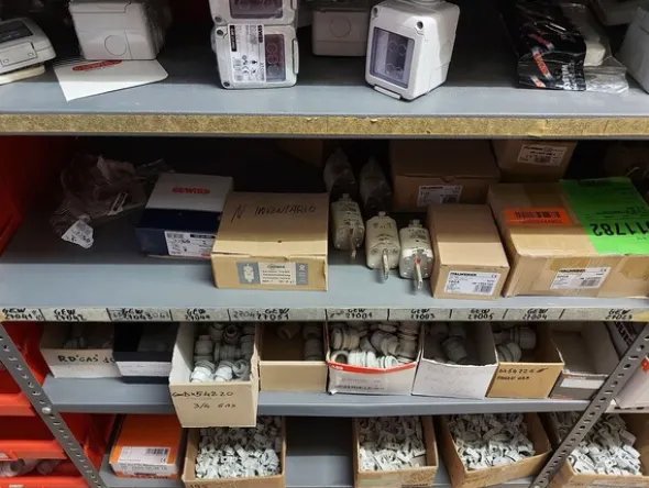 3#8080 Magazzino e materiale per impianti elettrici