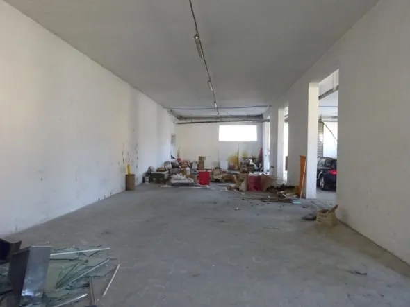 #7035 Magazzino/laboratorio di 498 mq
