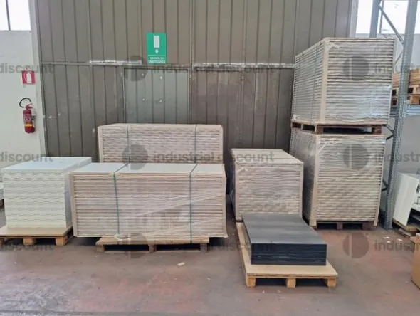 3#8766 Magazzino materiale per falegnameria