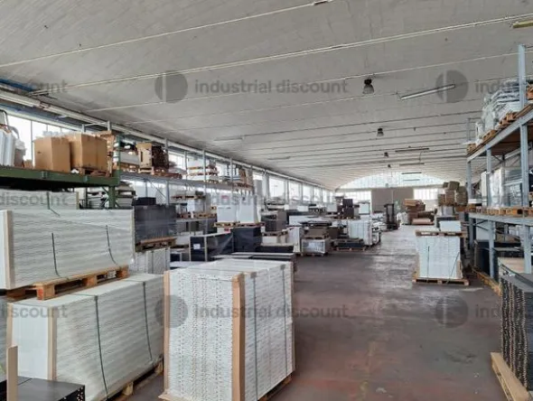 3#8766 Magazzino materiale per falegnameria