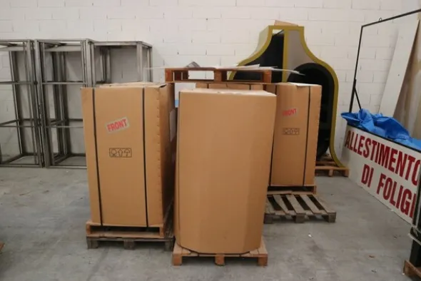 90#70720 Magazzino materie prime e macchinari per caminetti