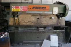 90#70720 Magazzino materie prime e macchinari per caminetti