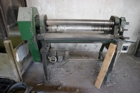 90#70720 Magazzino materie prime e macchinari per caminetti