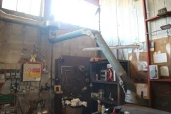 90#70720 Magazzino materie prime e macchinari per caminetti