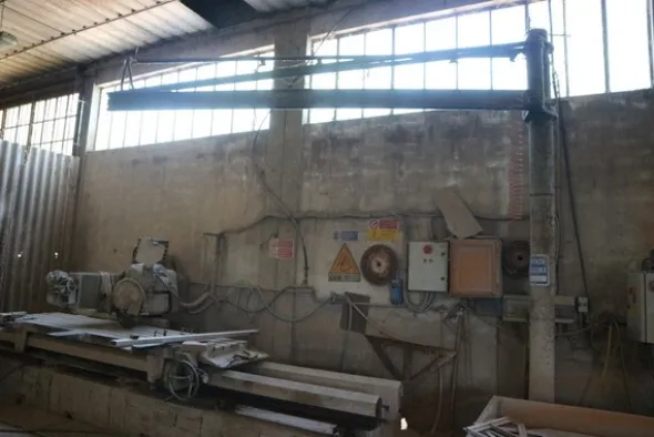90#70720 Magazzino materie prime e macchinari per caminetti