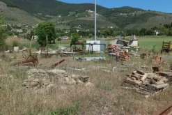 90#70720 Magazzino materie prime e macchinari per caminetti