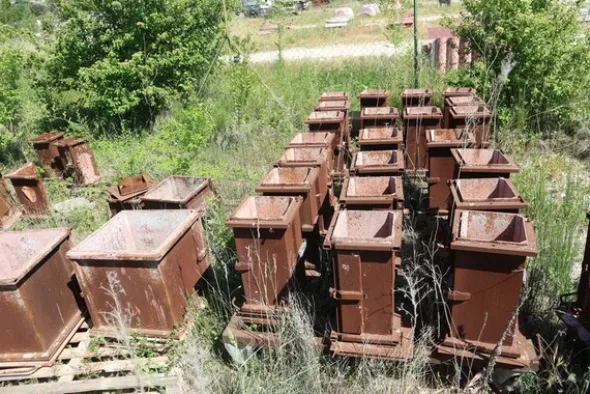 90#70720 Magazzino materie prime e macchinari per caminetti