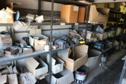 90#70720 Magazzino materie prime e macchinari per caminetti