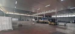 Magazzino 5000mq con 4 bocche bilico e ribalta carico