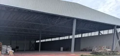 Magazzino 5000mq con 4 bocche bilico e ribalta carico