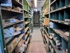 7#9630 Magazzino pezzi di ricambio
