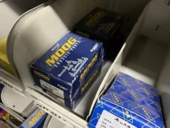 2#6948 Magazzino ricambi e scaffalature