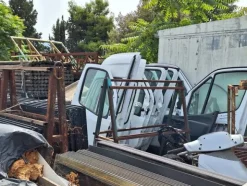 28#8760 Magazzino ricambi per autobus