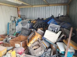 28#8760 Magazzino ricambi per autobus