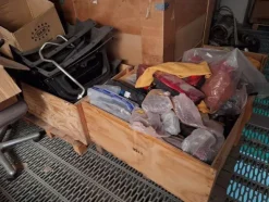 28#8760 Magazzino ricambi per autobus