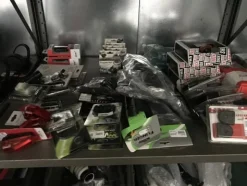 5#5221 Magazzino ricambi per biciclette