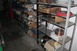25#5890 Magazzino ricambi per trattori motoseghe e decespugliatori
