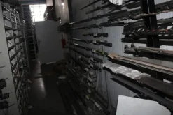 25#5890 Magazzino ricambi per trattori motoseghe e decespugliatori