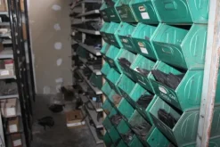 25#5890 Magazzino ricambi per trattori motoseghe e decespugliatori