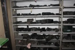 25#5890 Magazzino ricambi per trattori motoseghe e decespugliatori