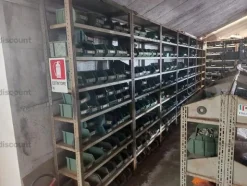 3#9479 Magazzino ricambi veicoli