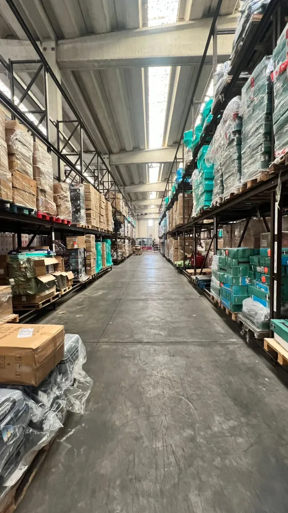 Magazzino / spazi logistici 5000 metri quadri Latina