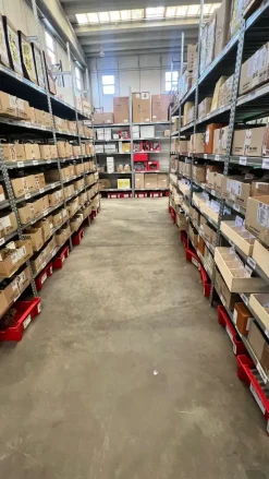 Magazzino / spazi logistici 7500 metri quadri Latina