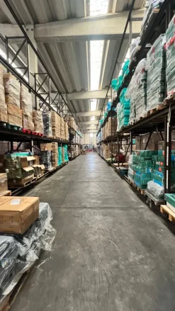 Magazzino / spazi logistici 1000 metri quadri Latina