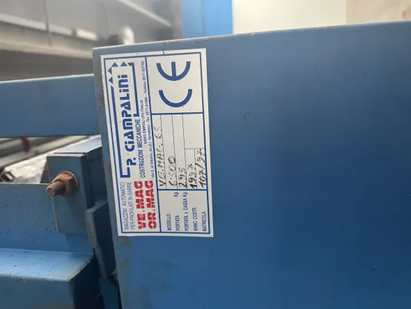 magazzino verticale motorizzato porta barre