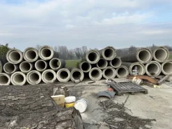 4#7042 Manufatti in cemento