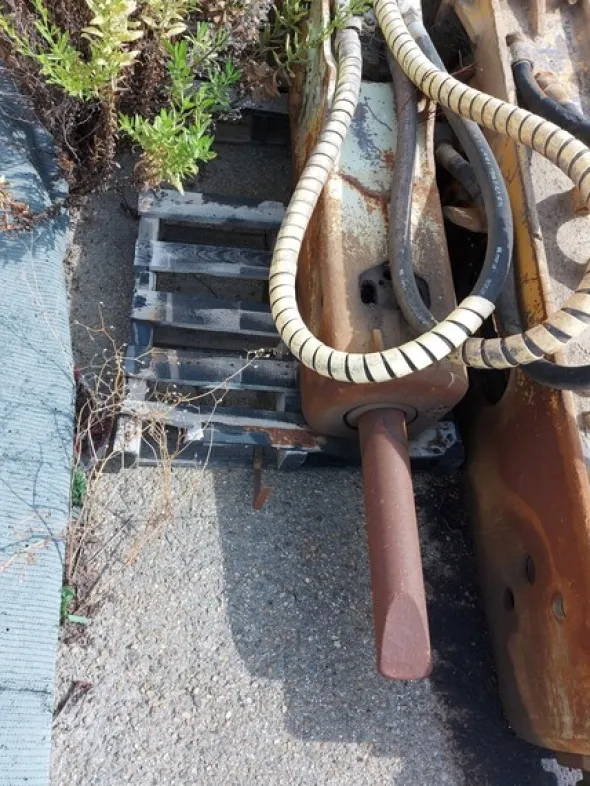 31#5562 Martellone per escavatore Caterpillar
