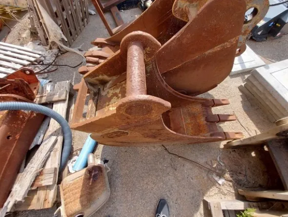 31#5562 Martellone per escavatore Caterpillar