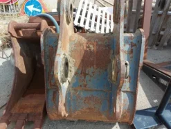 25#5562 Martellone per escavatore New Holland