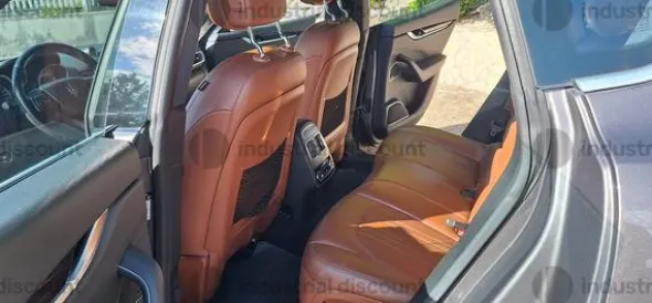 10#9332 Maserati Levante