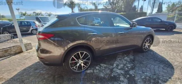 10#9332 Maserati Levante
