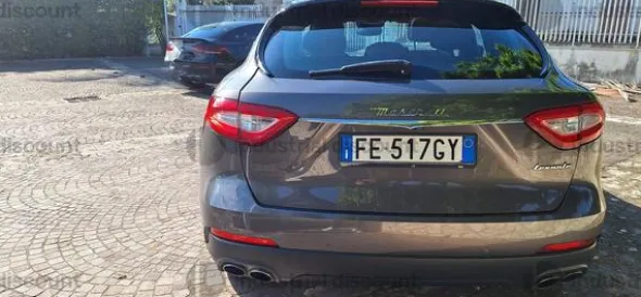 10#9332 Maserati Levante
